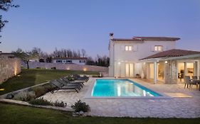 Villa Novena